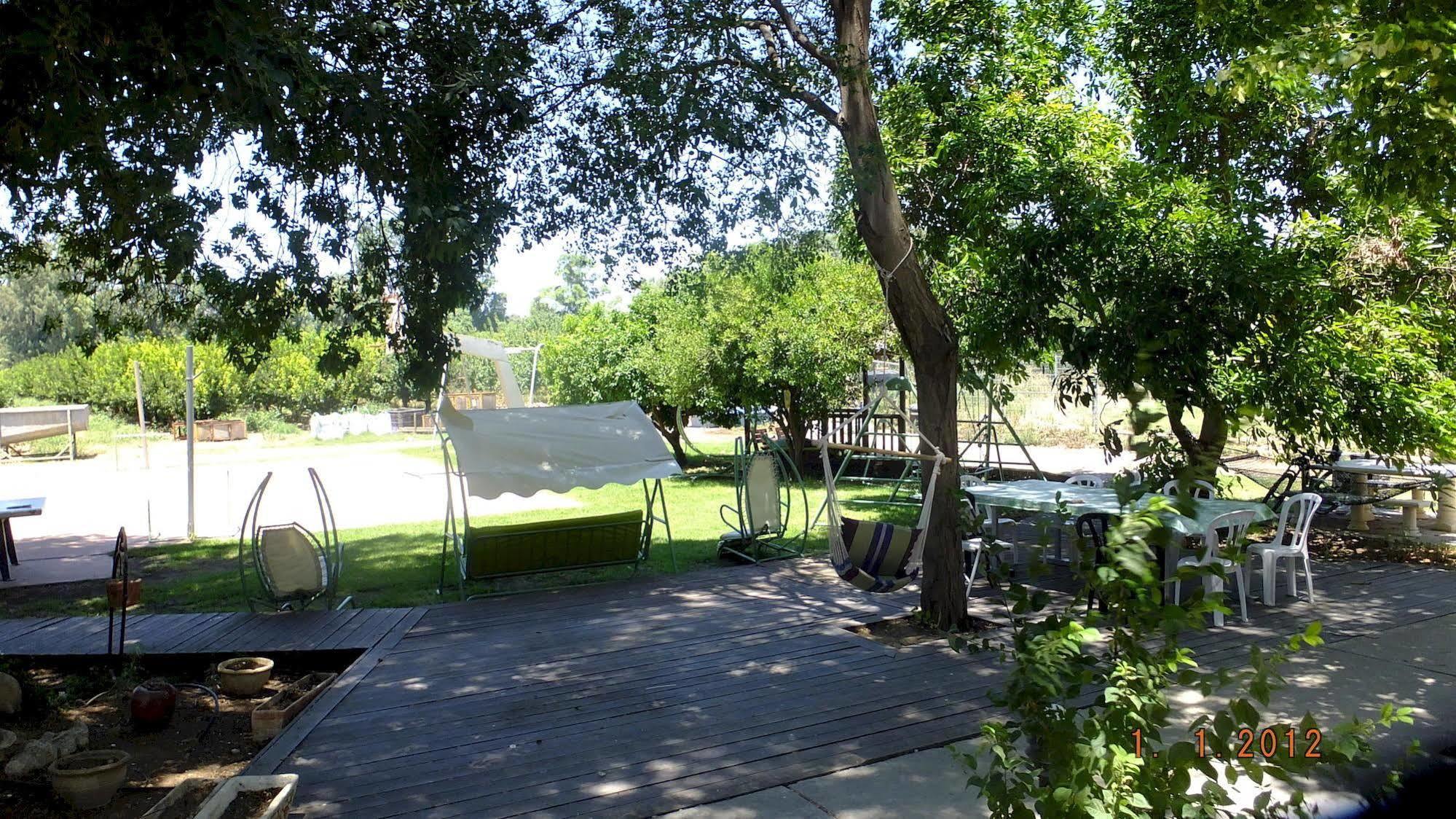 Nuriel Fruit & Guest House She'ar Yashuv Exterior photo