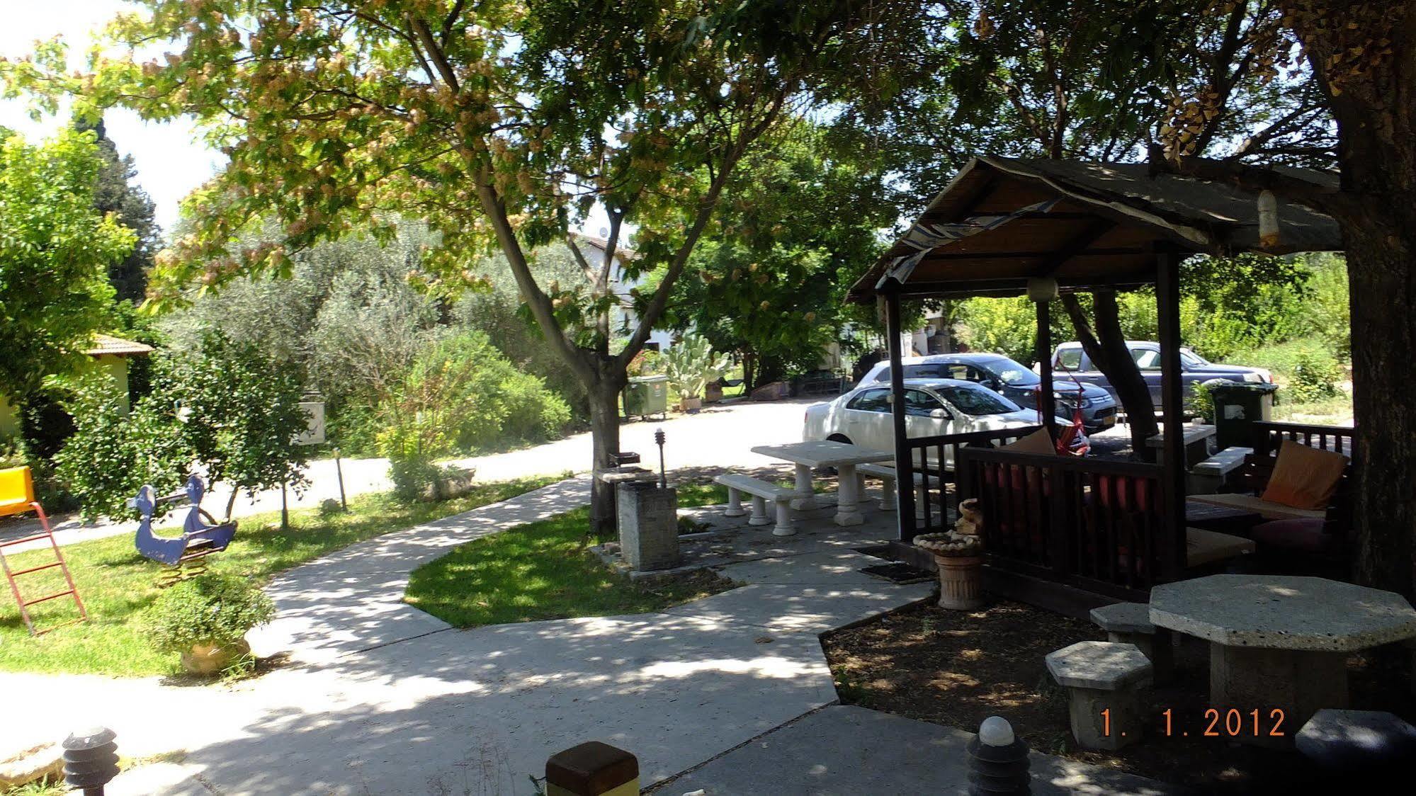 Nuriel Fruit & Guest House She'ar Yashuv Exterior photo